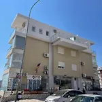 Golden Apartment 2